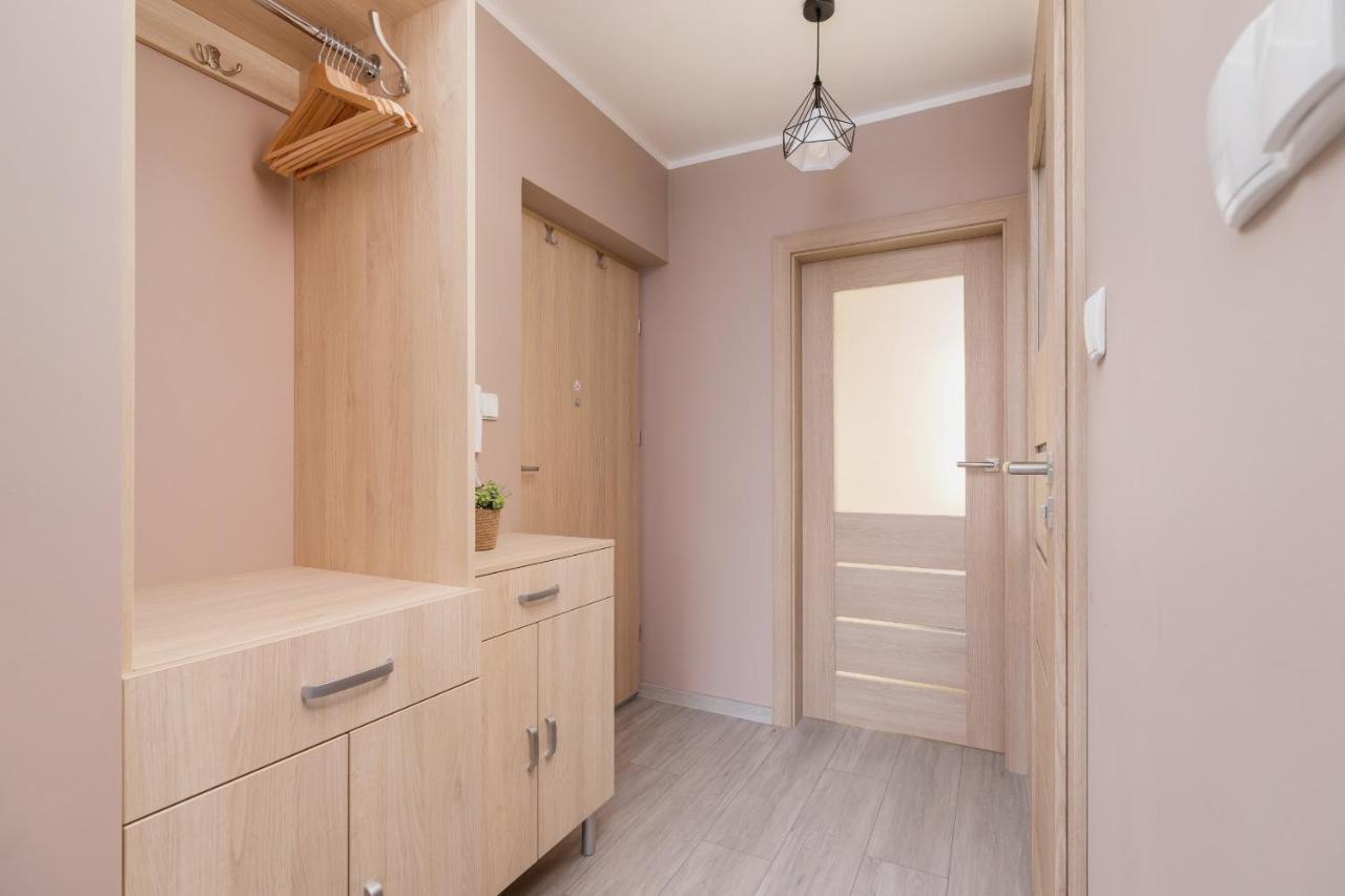 Business For Office Kolaczy By Renters Leilighet