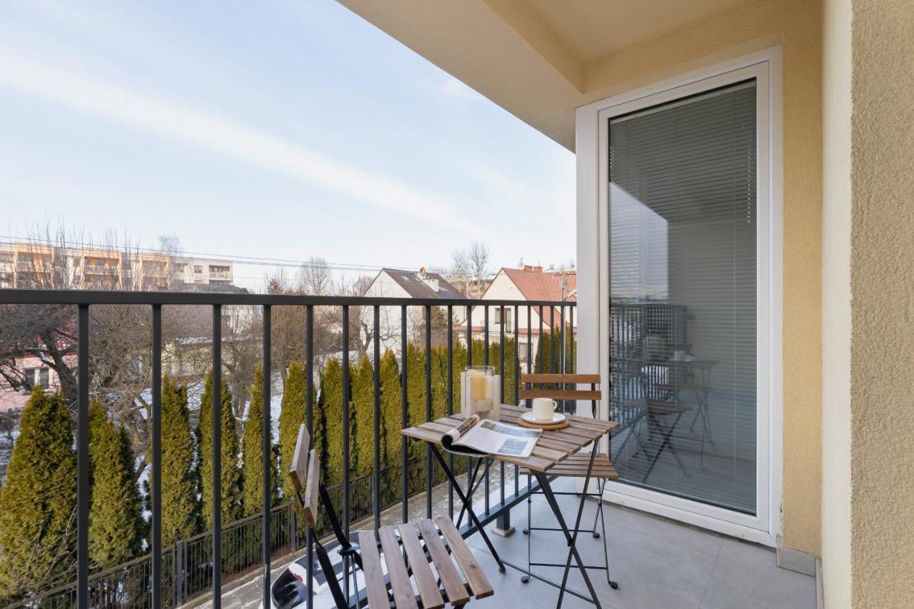 Business For Office Kolaczy By Renters *